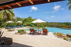 Pool - Beautiful house in Guacalito de la Isla, Casa Kidd. Incredible views (Tola)