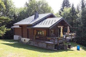 Exterior - Bed and Breakfast 'Chambre' with Wi-Fi (Montcel)