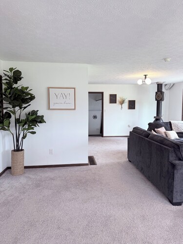 Peaceful Retreat • Intel 10m • Sleeps 8 • King Bed