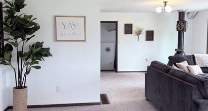 Peaceful Retreat • Intel 10m • Sleeps 8 • King Bed