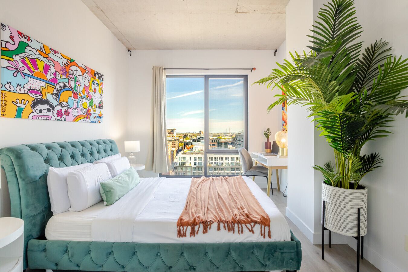 Iron/ironing board, WiFi, bed sheets
