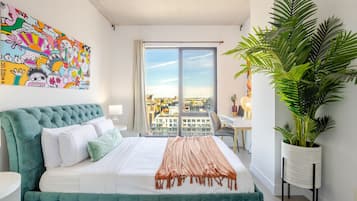 Iron/ironing board, WiFi, bed sheets