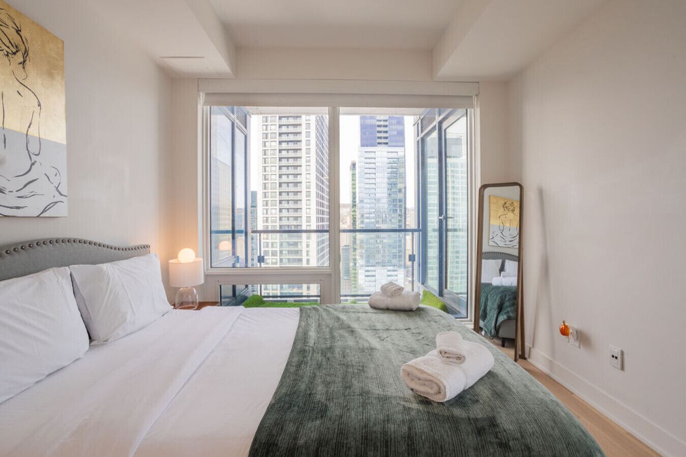 2 bedrooms, desk, iron/ironing board, WiFi
