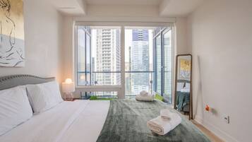 2 bedrooms, desk, iron/ironing board, WiFi