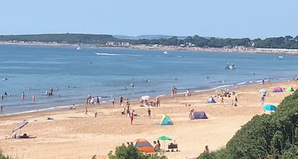 Family Beach Home in Highcliffe, Dorset / New Forest with 10 Min walk to beaches