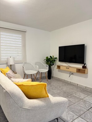 Living area - Luce Di Luna • Carolina - New Apt Near SJU Airport (Carolina)