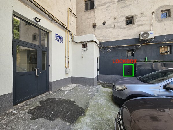 Property grounds - Fabulous 1-bedroom apartment with AC in vibrant București (București)