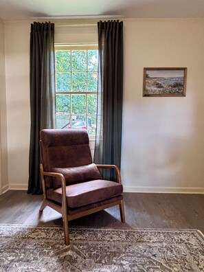 Interior - Peaceful cottage in quaint Columbus, GA. (Columbus)