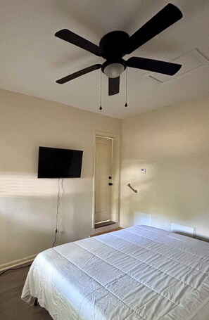 Room - Peaceful cottage in quaint Columbus, GA. (Columbus)