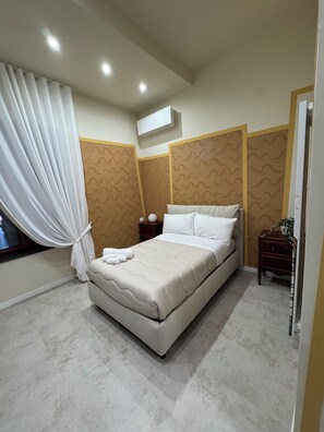 Room - Vrbo Property (Napoli)
