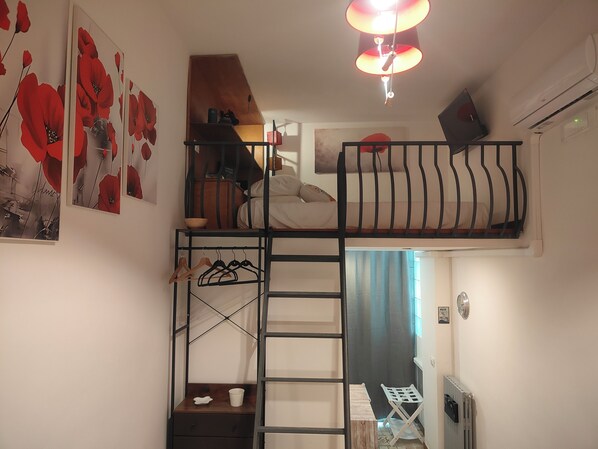 Apartment, Kitchen, City View | Blackout drapes, soundproofing, iron/ironing board, free WiFi - Casa Amapola Bari (Bari)
