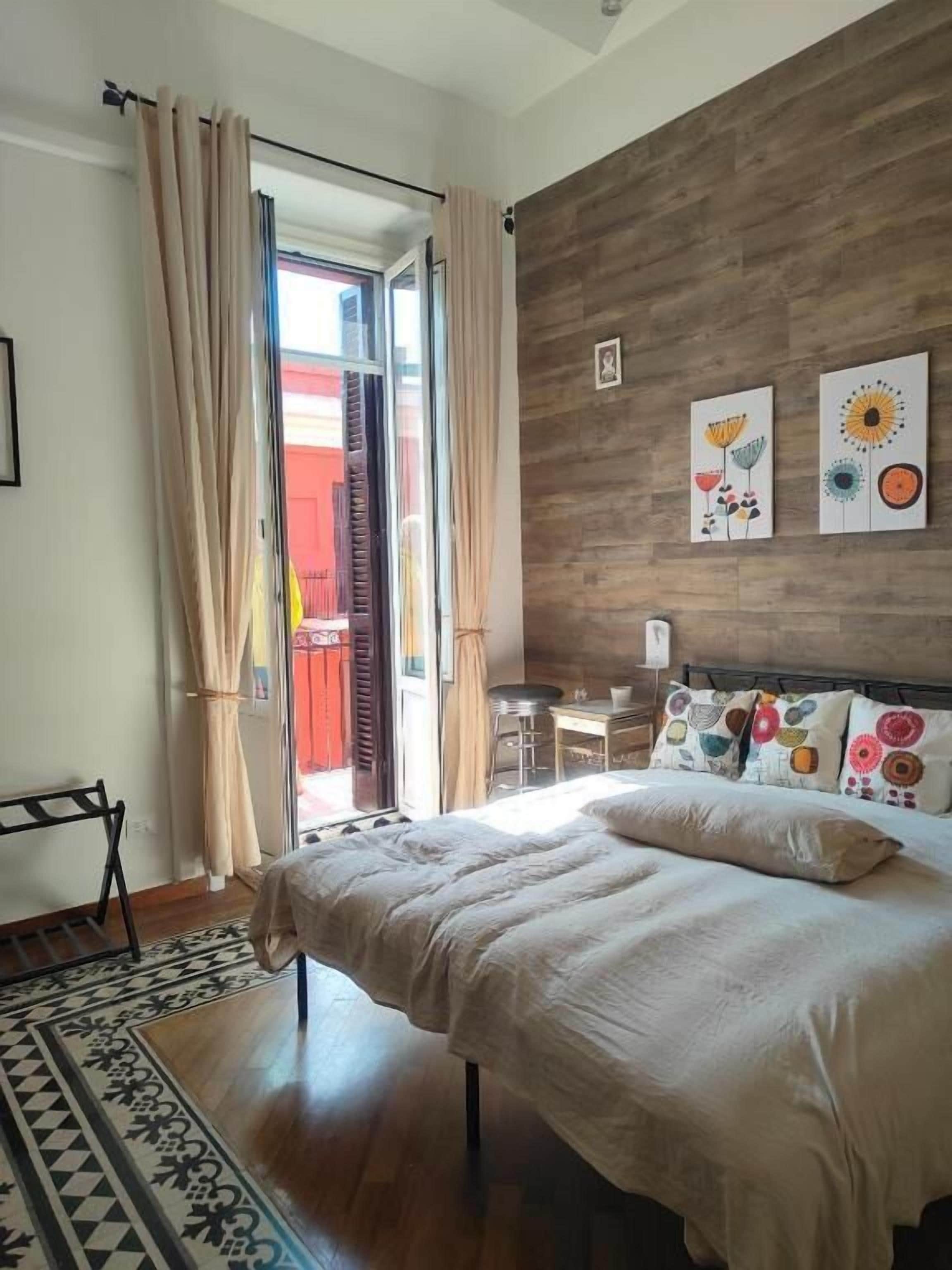 Blackout drapes, soundproofing, iron/ironing board, free WiFi