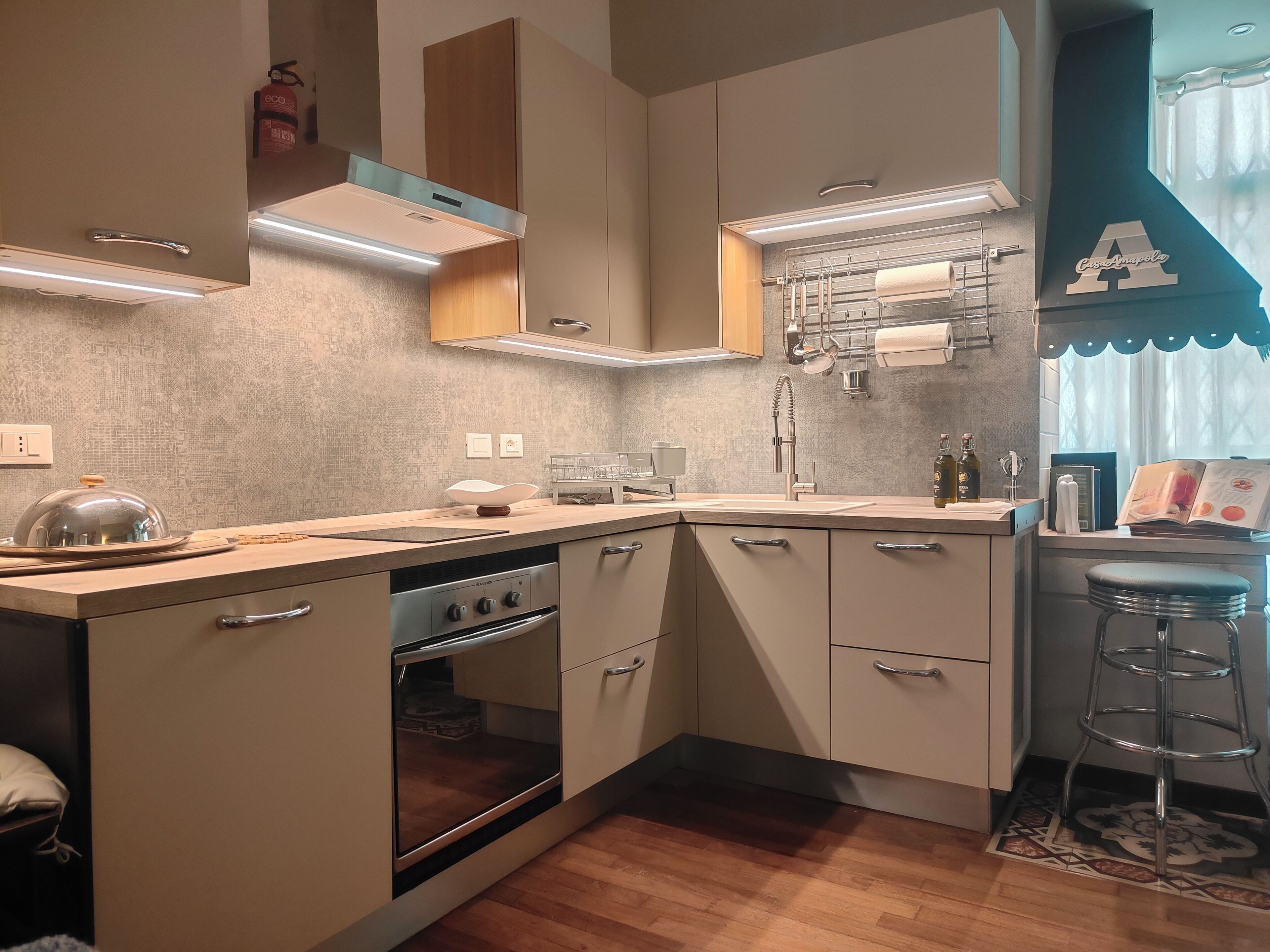 Apartment, Kitchen, City View | Private kitchen | Fridge, microwave, oven, stovetop