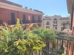 Apartment, Kitchen, City View | Property grounds - Casa Amapola Bari (Bari)