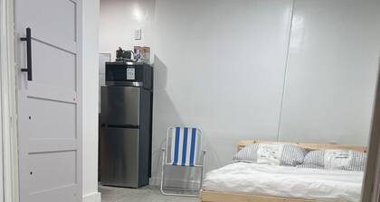 Private room in tiny home in Brooklyn, New York