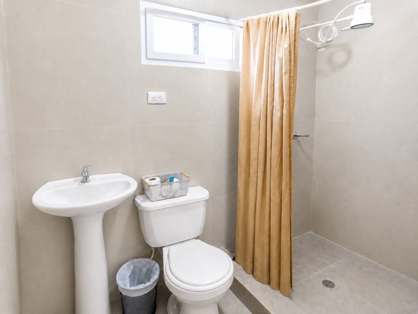 Comfort Single Room | Bathroom | Shower, towels, soap, shampoo