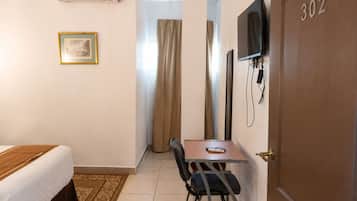 Comfort Single Room | Desk, laptop workspace, free WiFi, bed sheets
