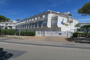 Exterior - Vrbo Property (Le Grau-du-Roi)