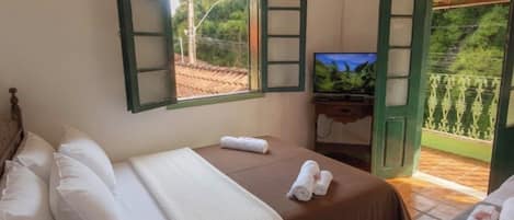 Habitación doble clásica, vista a la ciudad | Wifi gratis