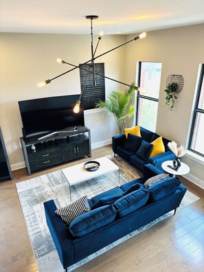 Smart TV - Best Location! Downtown SA Home! (San Antonio)