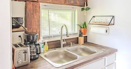 Cute Stowe Apartment