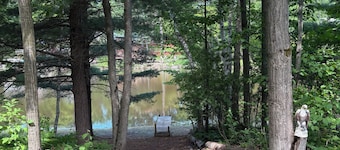 Cozy 1-bedroom studio cabin on Secord Lake 2.5hrs north of Detroit.