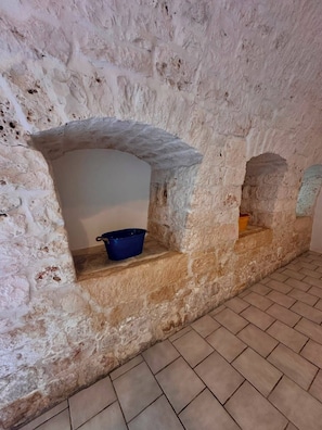 Interior - Giardino dei Trulli Cummerse (Castellana Grotte)