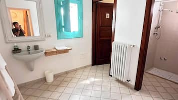 Vierbettzimmer | Badezimmer