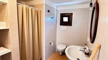 Double Room | Bathroom