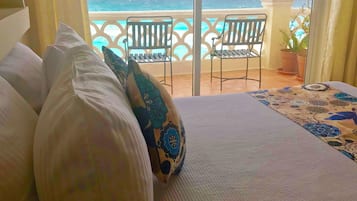 Deluxe Studio, Balcony, Sea View | In-room safe, laptop workspace, iron/ironing board, free WiFi