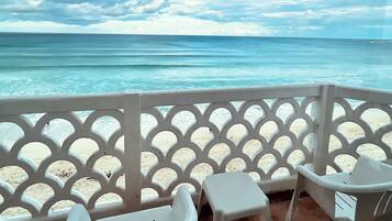 Suite estudio Deluxe, balcón, vistas al mar | Balcón