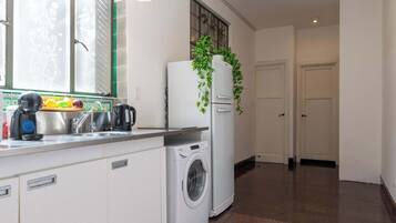 Fridge, microwave, oven, coffee/tea maker