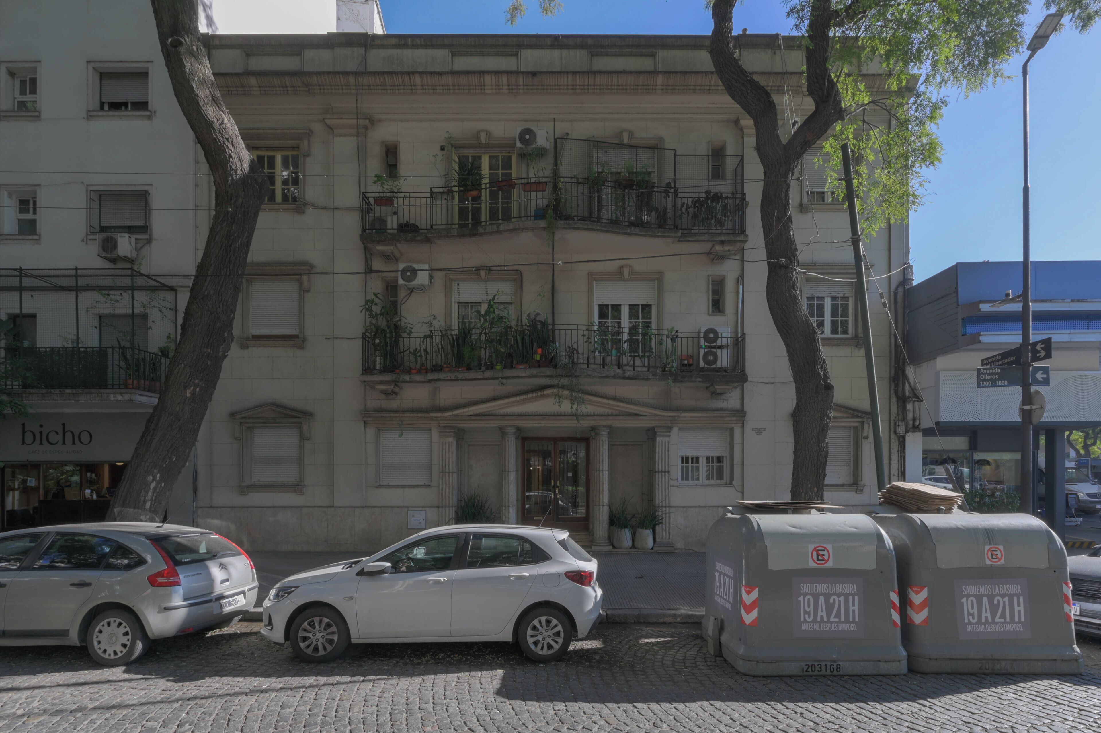 Fachada de la propiedad