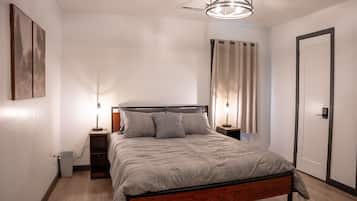 4 bedrooms, desk, iron/ironing board, WiFi