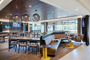 Lobby lounge - Springhill Suites By Marriott Sandusky (Sandusky)