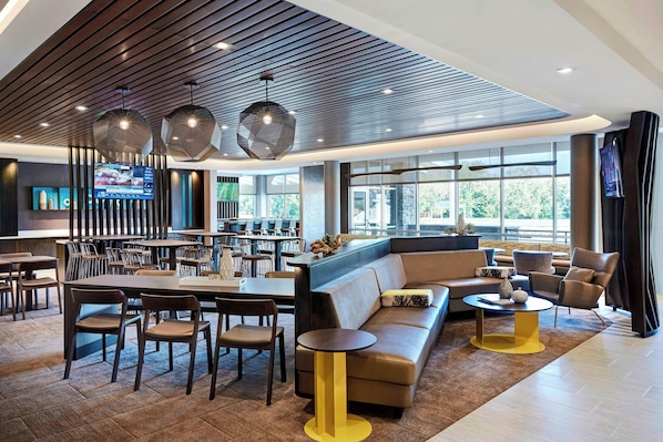 Lobby lounge
