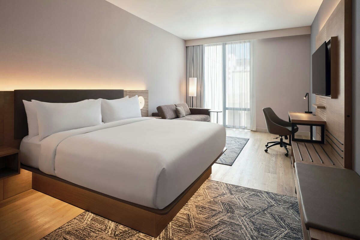 Room, 1 King Bed with Sofa bed | Hypo-allergenic bedding available, in-room safe, laptop workspace