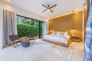 Tabla de planchar con plancha, wifi y ropa de cama 