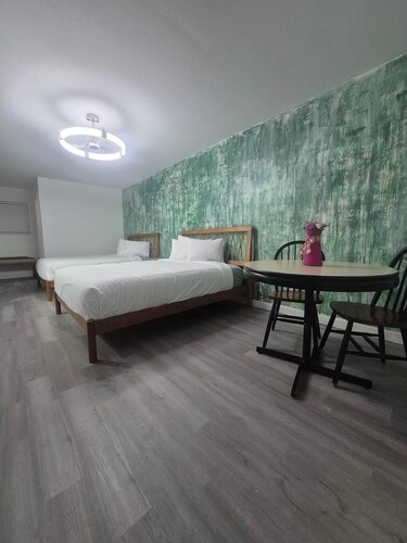 *New* Marina Motor Lodge