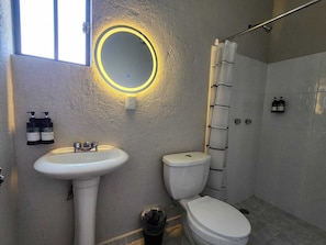 Comfort Double Room | Bathroom - Hotel Casa Valeria Queretaro Centro (Queretaro)