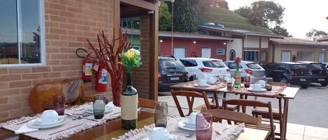 Outdoor dining