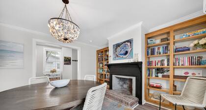 Historic Kings on Queen Cottage in Georgetown's Historic District, just 10 min to beach.