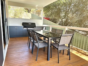 Outdoor dining - The Blue Nest, Clare
Relax in this calm, stylish space with expansive views. (Clare)