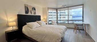 Beachfront Apartment - Home Office Views & Parking