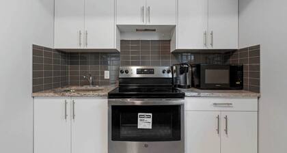 Modern & Spacious Home near Calgary – Perfect Family Getaway