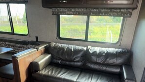 Interior - 3-bedroom CLEAN RV in perfect Maple Ridge with AC (Maple Ridge)