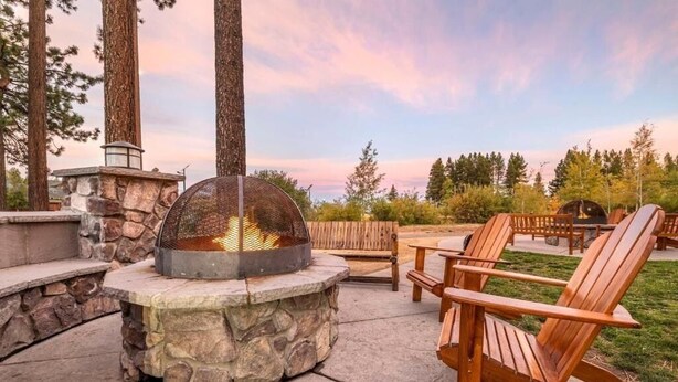 Terrace/patio - Lakefront & Views! Hilton Suite in South Lake Tahoe (South Lake Tahoe)