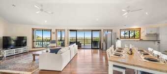 Maroochy River Treetop Haven - Dog-Friendly Stay