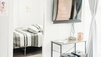 WiFi, bed sheets