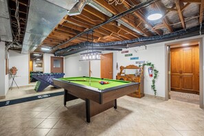 Games room - Blue Sky Meadows | 17-Acre Heritage Wedding Estate (Calgary)